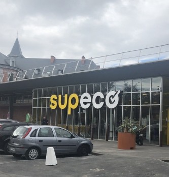 Stratégies : Carrefour inaugure sa nouvelle enseigne discount "Supeco" en France