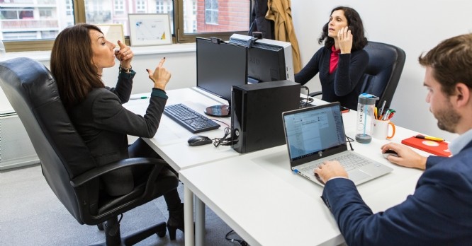 Deafi ouvre la relation client aux malentendants