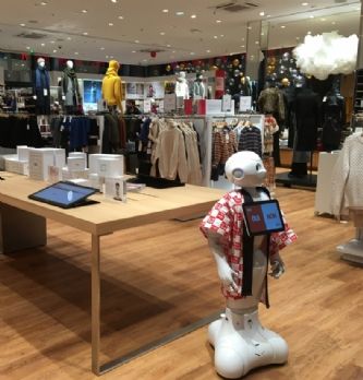 Stratégies : Uniqlo Connect: une offre resserrée et des services élargis